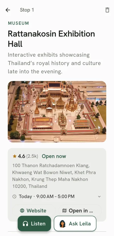 App screen: a stop page with photo, rating, opening hours and a Listen button